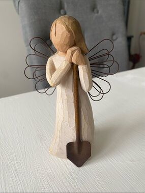 Willow Tree "Angel of the Garden" Figurine with Wire Wings Holding a Shovel